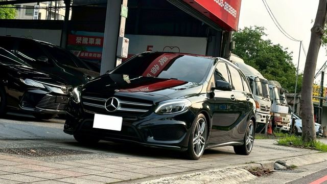 2018年 賓士 B200 AMG LINE 1.6T 總代理 全原廠保養  第2張相片