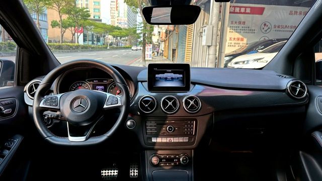 2018年 賓士 B200 AMG LINE 1.6T 總代理 全原廠保養  第10張相片