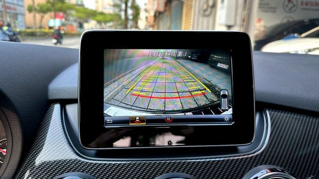 2018年 賓士 B200 AMG LINE 1.6T 總代理 全原廠保養  第14張相片