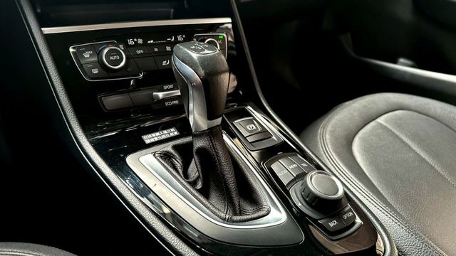 2014年 BMW 218i Active Tourer 1.5 原版件 車況認證  第14張相片