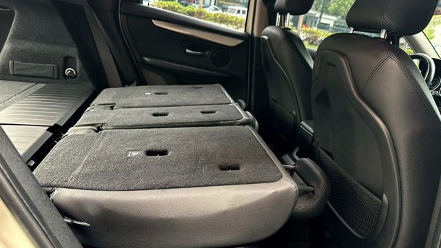 2014年 BMW 218i Active Tourer 1.5 原版件 車況認證  第16張相片