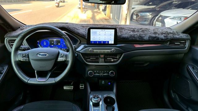 2020年 福特 KUGA ST-LINE AWD 四輪驅動 高階配備  第7張相片