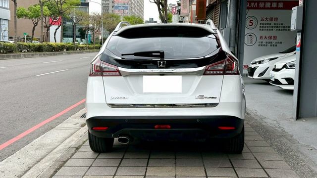 2014年 納智捷 U6 TURBO 2.0  一字頭就能輕鬆入手，配備: 摸門 / 天窗 / 換檔撥片 / 環景 /  第6張相片