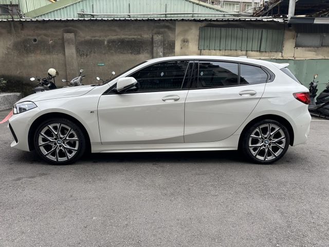 2020年BMW 118i 一手女用車  第6張相片