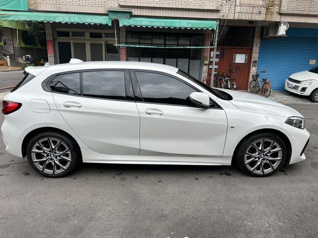 2020年BMW 118i 一手女用車  第7張相片