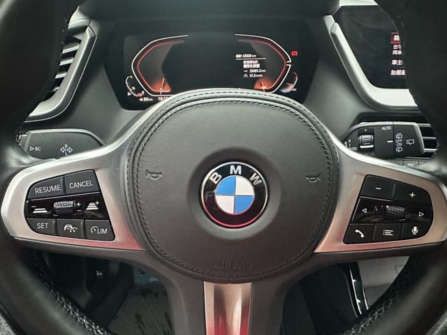 2020年BMW 118i 一手女用車  第10張相片