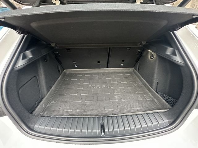 2020年BMW 118i 一手女用車  第17張相片