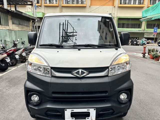 2023年A210自排菱利貨車 雙折尾門 載貨方便 實跑2萬km  第3張相片