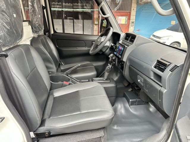 2023年A210自排菱利貨車 雙折尾門 載貨方便 實跑2萬km  第10張相片