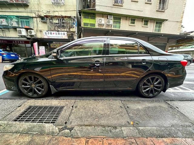 2011年Altis 里程少，車漂亮，冷氣冷  第7張相片