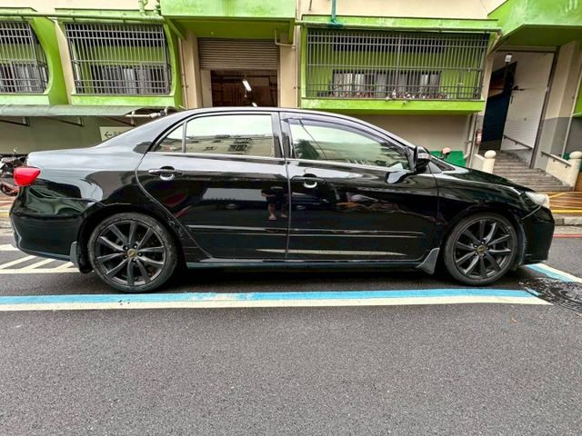 2011年Altis 里程少，車漂亮，冷氣冷  第8張相片