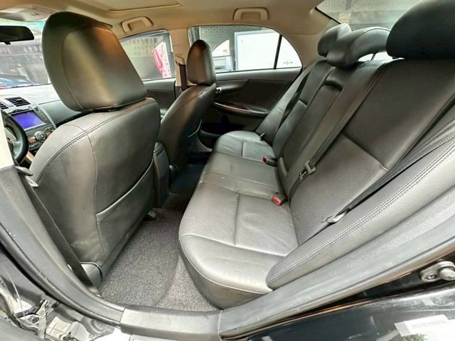 2011年Altis 里程少，車漂亮，冷氣冷  第10張相片