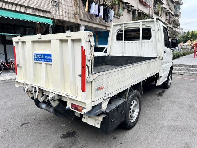 2023年A210自排菱利貨車 雙折尾門 載貨方便 實跑2萬km  第7張相片