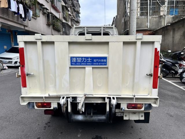 2023年A210自排菱利貨車 雙折尾門 載貨方便 實跑2萬km  第9張相片