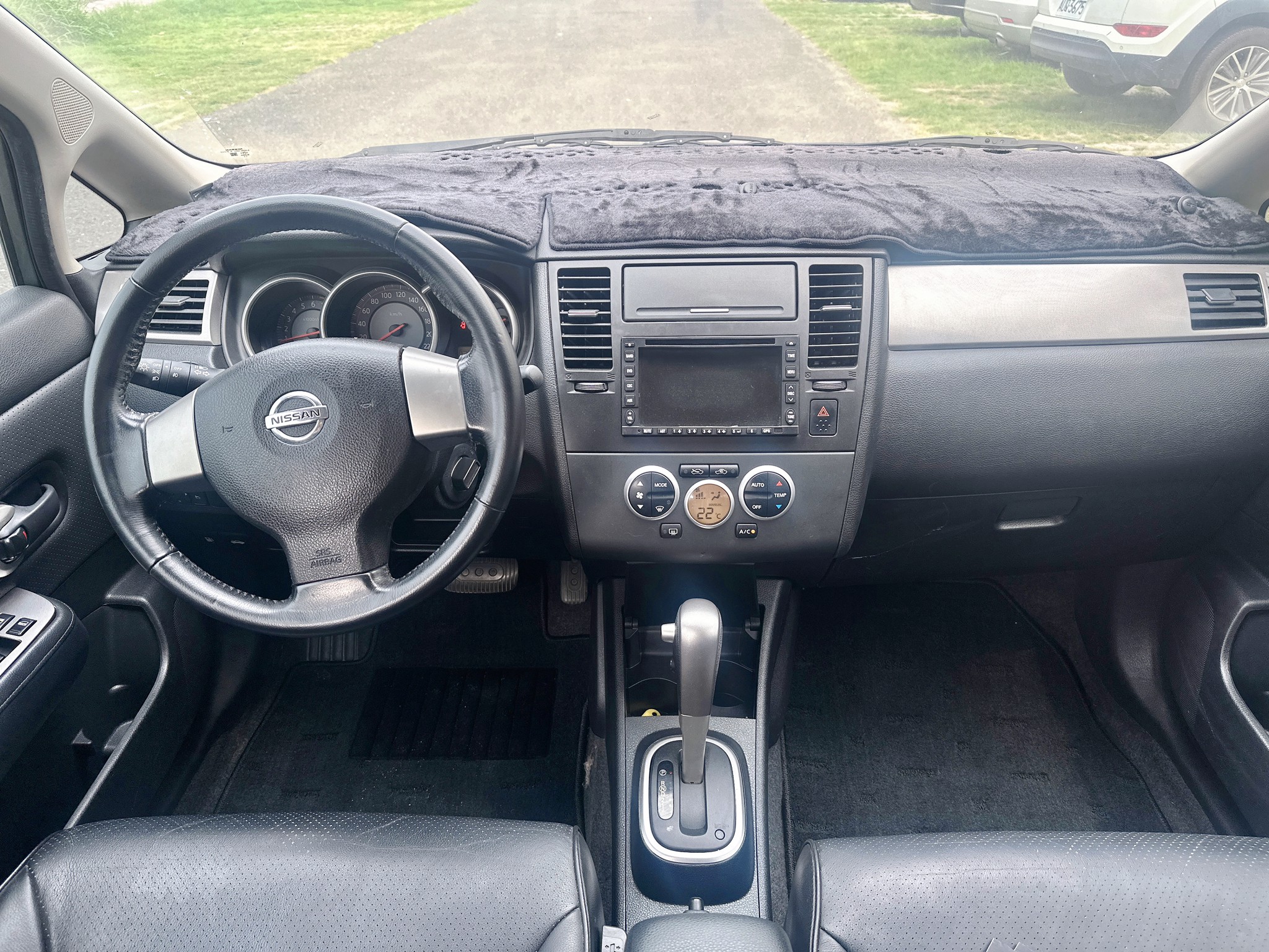 2006年 日產 TIIDA 1.8頂級 I-KEY  看不膩的灰  第3張相片