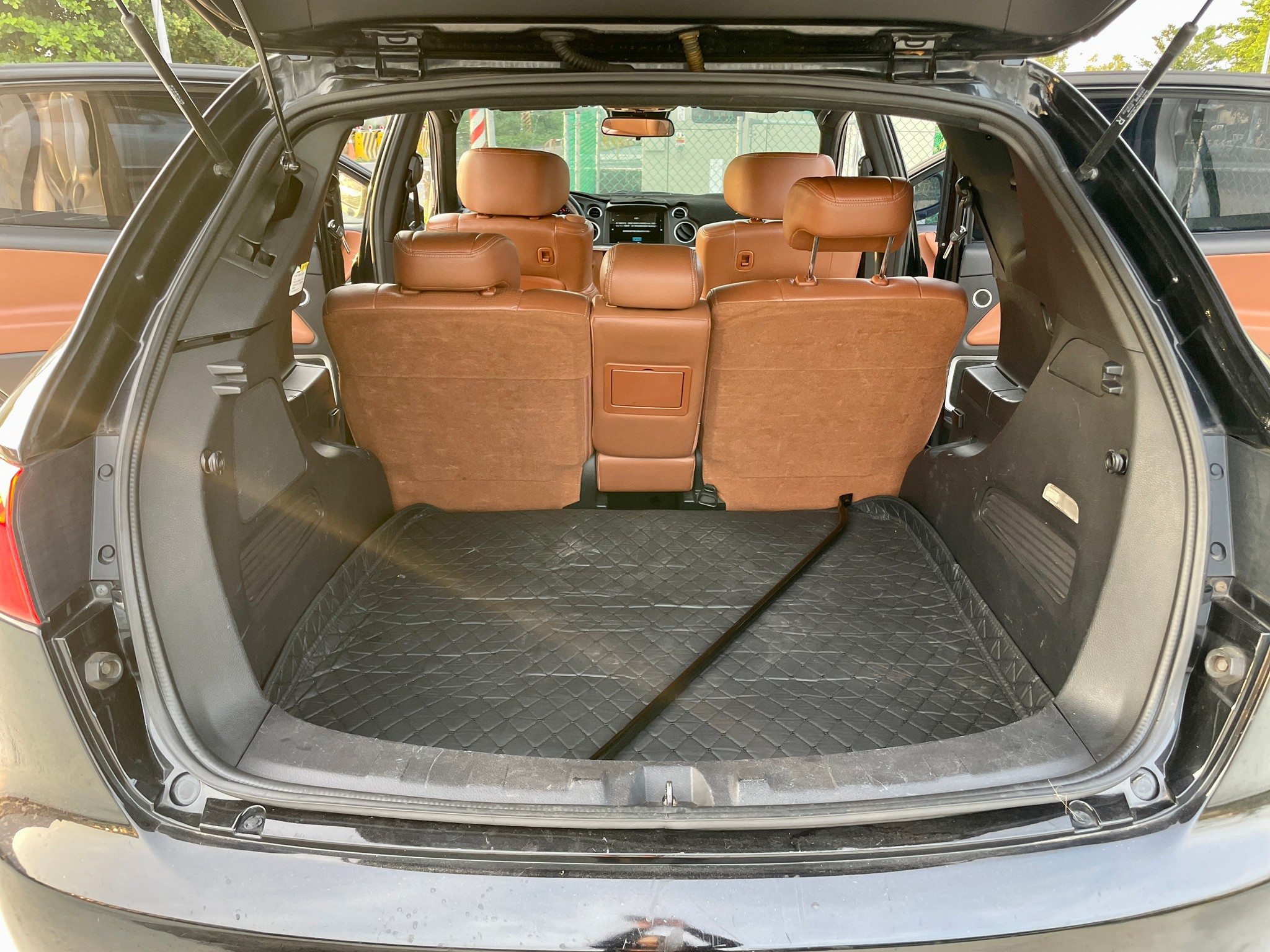 2010年 Luxgen U7 2.2T 霸氣黑  第13張相片