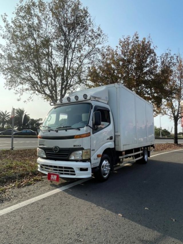 2012 HINO 300 廂式14.5呎貨斗  第2張相片