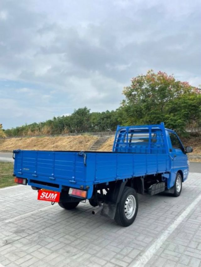 2017年 中華 得利卡 2.4L 貨車  第7張相片