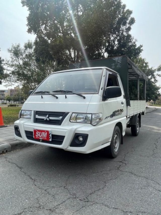 2017年 中華 得利卡 2.4貨車  汽油 三人座 帆布  第2張相片