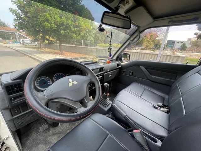2017年 中華 得利卡 2.4貨車  汽油 三人座 帆布  第7張相片