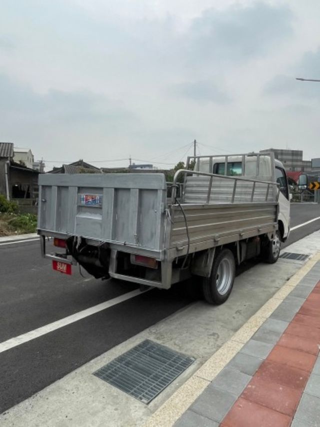 2018年 HINO 300 貨車 白鐵斗 升降尾門  第11張相片