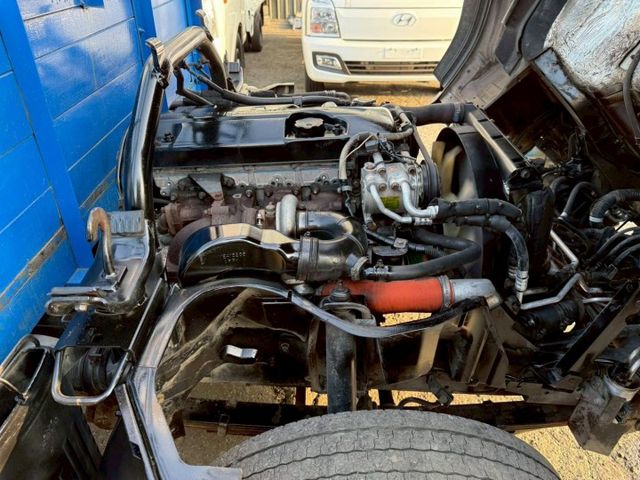 2010年 中華 CANTER 11.5呎貨車  第7張相片