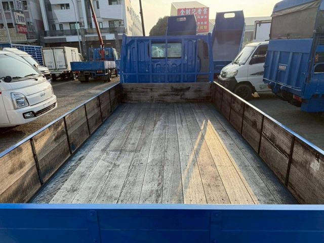 2010年 中華 CANTER 11.5呎貨車  第10張相片