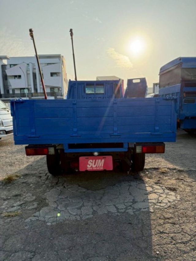 2010年 中華 CANTER 11.5呎貨車  第12張相片