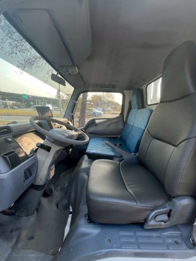 2011年 中華 堅達 14呎貨車 升降尾門  第9張相片