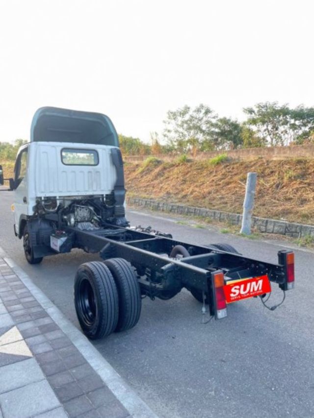 2015年中華 FUSO 堅達 加長11.5呎 底盤車  第5張相片