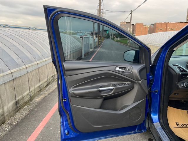 ２０１４　福特　ｋｕｇａ　１．６　渦輪　特殊鑽藍　便宜大碗超優質休旅車  第7張相片