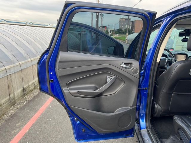 ２０１４　福特　ｋｕｇａ　１．６　渦輪　特殊鑽藍　便宜大碗超優質休旅車  第12張相片