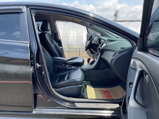 ELANTRA  第10張相片