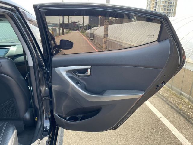 ELANTRA  第13張相片