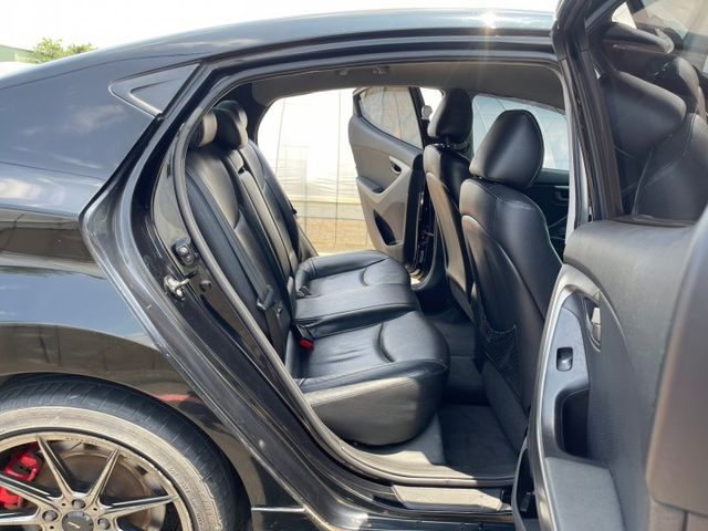 ELANTRA  第14張相片