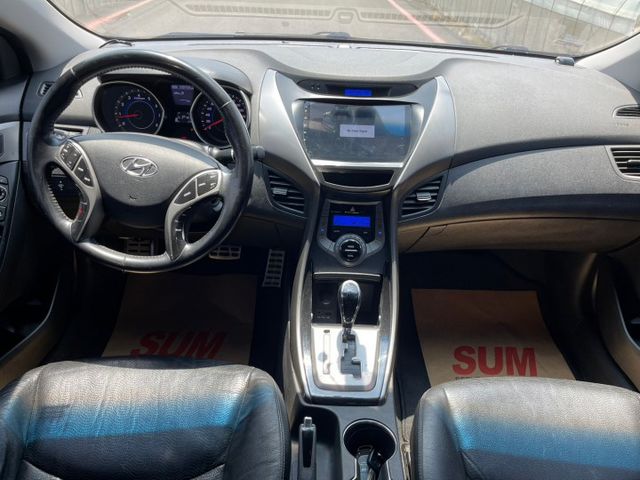 ELANTRA  第15張相片