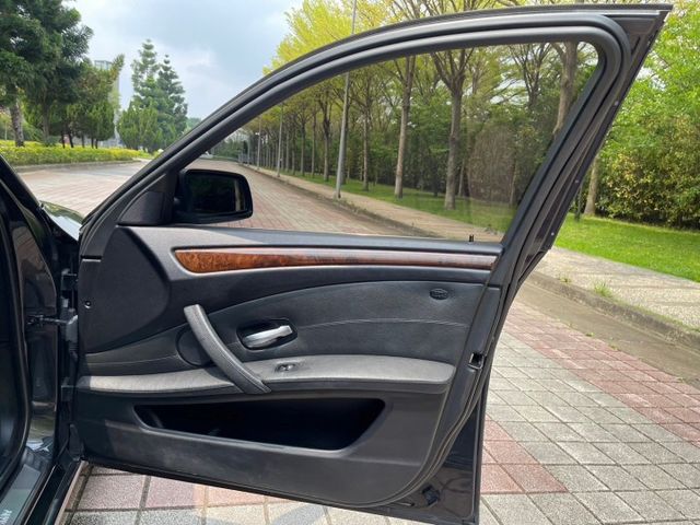 5 SERIES SEDAN E60  第8張相片