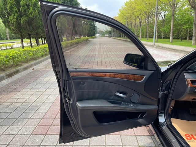 5 SERIES SEDAN E60  第10張相片