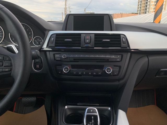 3 SERIES SEDAN F30  第11張相片