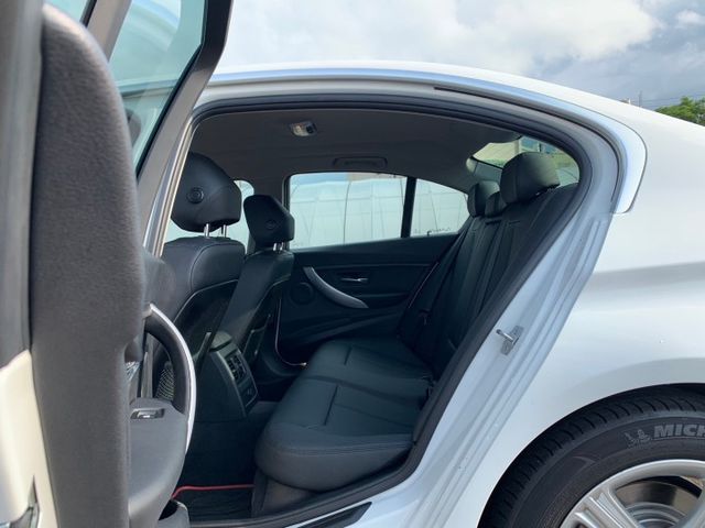 3 SERIES SEDAN F30  第20張相片