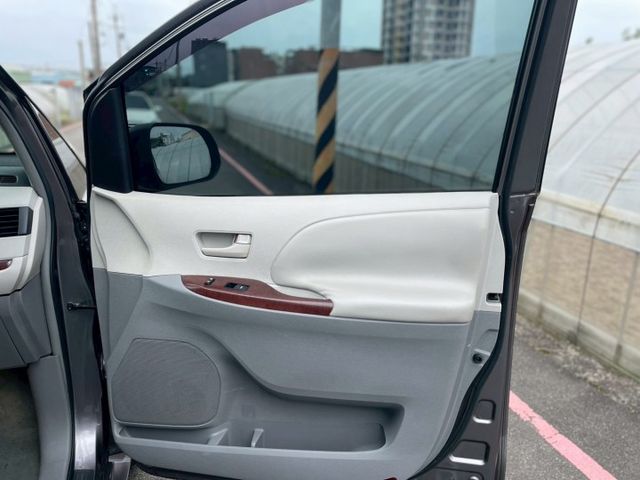 SIENNA  第9張相片