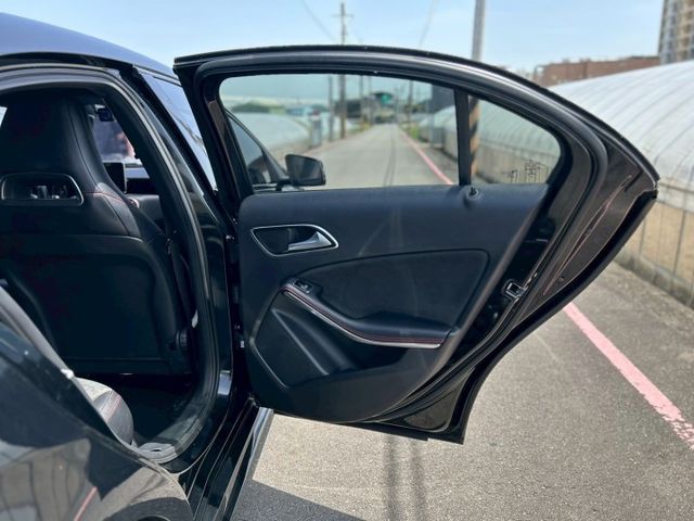 A-CLASS W176  第10張相片