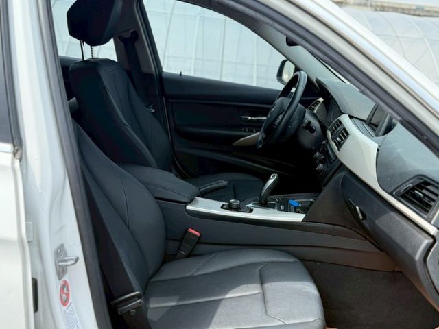 3 SERIES SEDAN F30  第8張相片