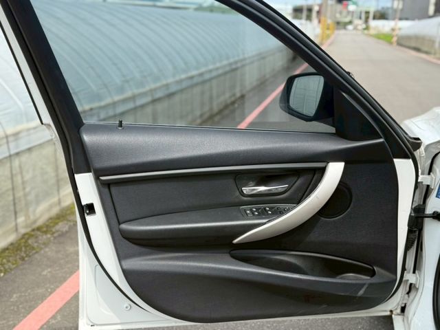 3 SERIES SEDAN F30  第11張相片