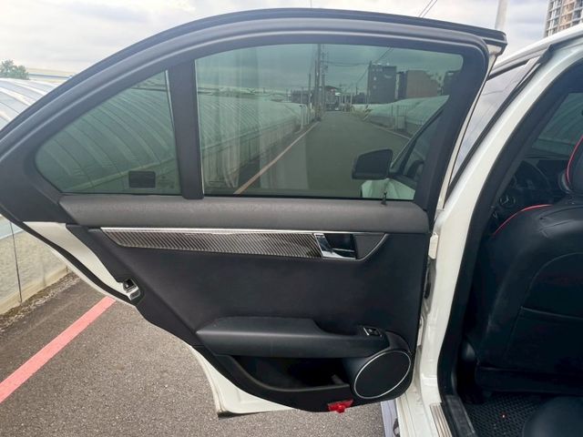 C-CLASS W204  第13張相片