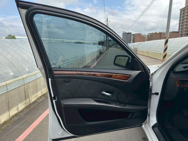5 SERIES SEDAN E60  第7張相片