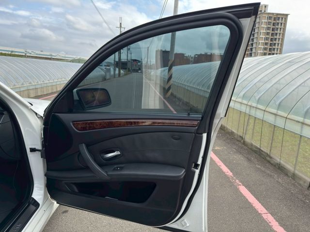 5 SERIES SEDAN E60  第9張相片