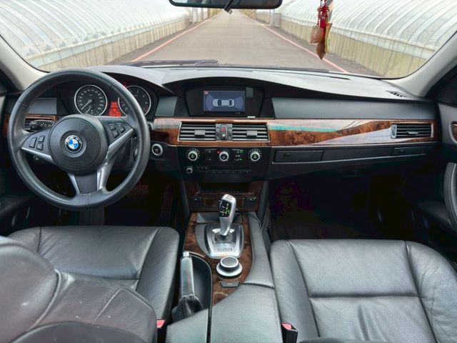 5 SERIES SEDAN E60  第14張相片