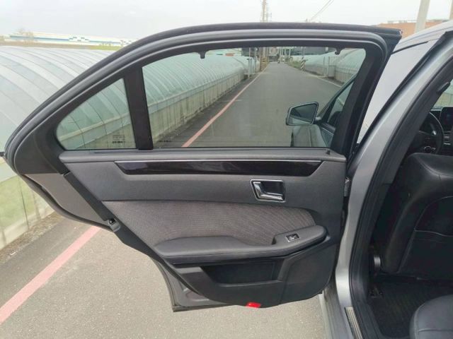 E-CLASS W212  第10張相片