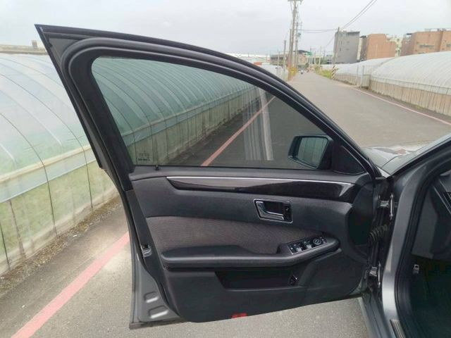 E-CLASS W212  第11張相片